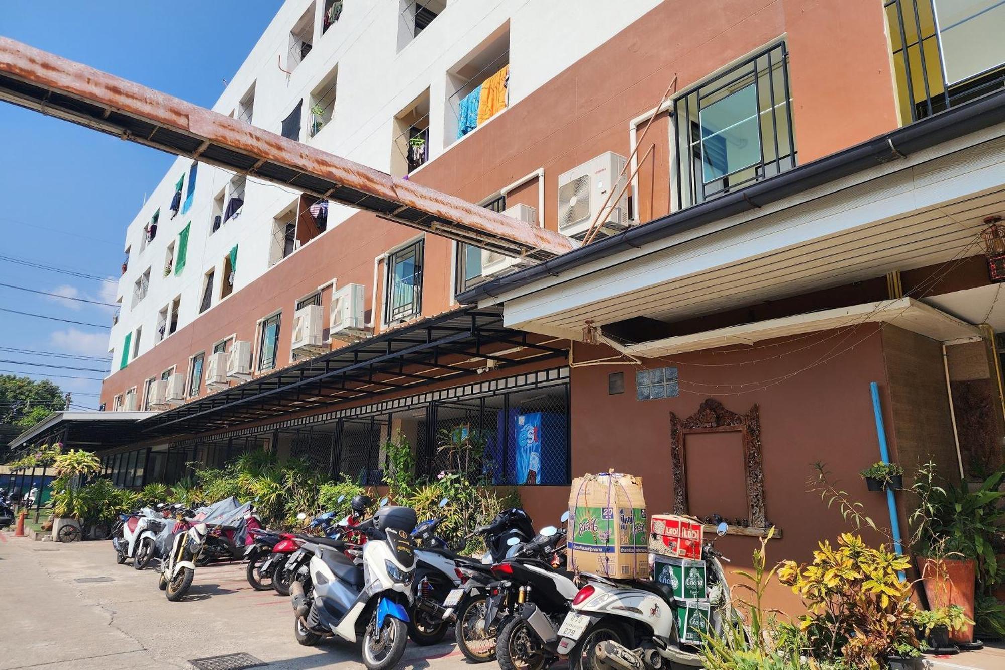 Kim Hotel At Bangplong Ban Bang Prong Extérieur photo